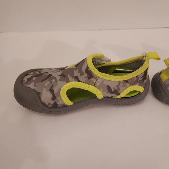 OP Little Boy Water Shoes in Size 5 (Baby) - Picture 7 of 9